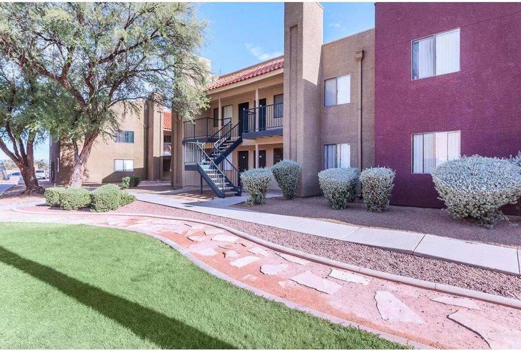 San Marin - Photo 2 of 20