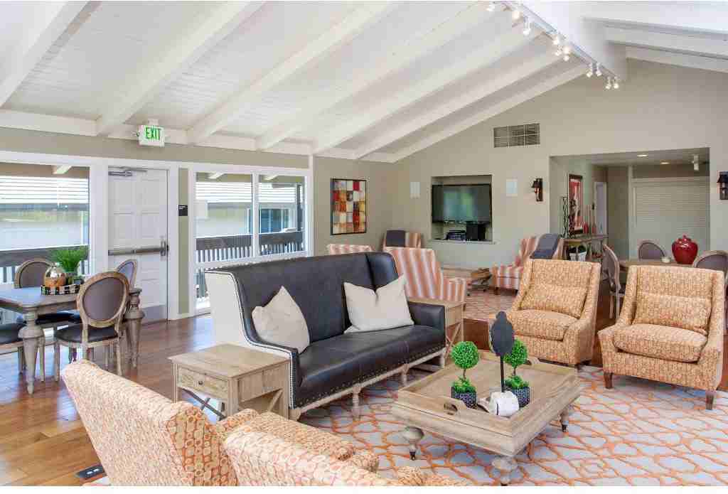 Stoneridge Luxury Apartments - Photo 2 of 20