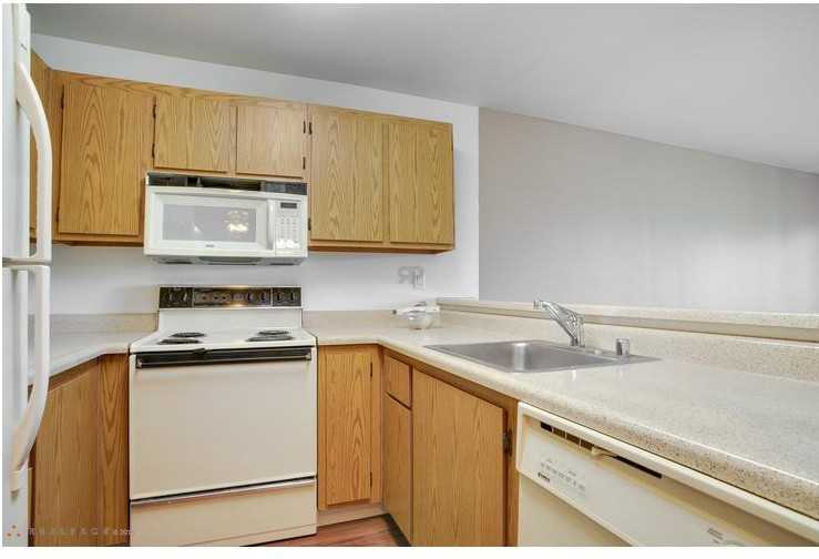 Broadway Towers - Photo 3 of 12