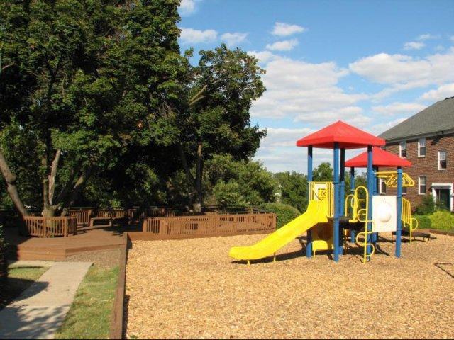 Hillside Park Apartments - Photo 3 of 19