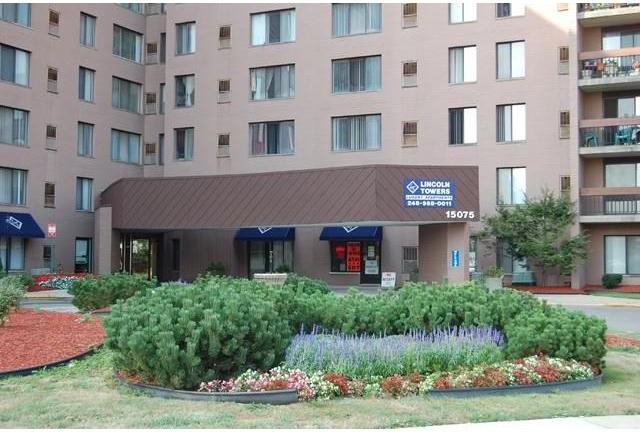 Lincoln Towers Apartments - Photo 2 of 9