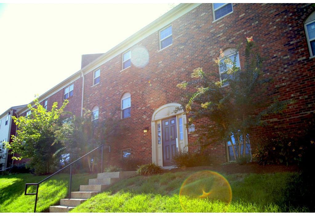 The Creeks on Lansdowne Apartments and Townhomes - Photo 3 of 19