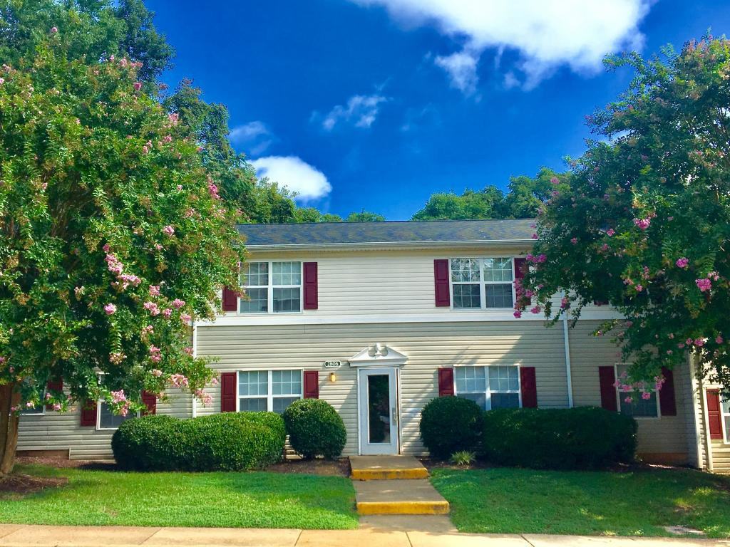 South Pointe Landing - Photo 2 of 19