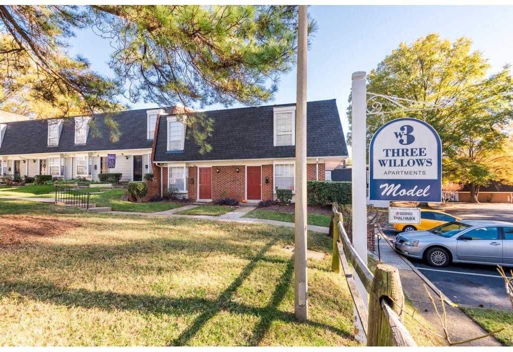 Three Willows - Photo 3 of 20