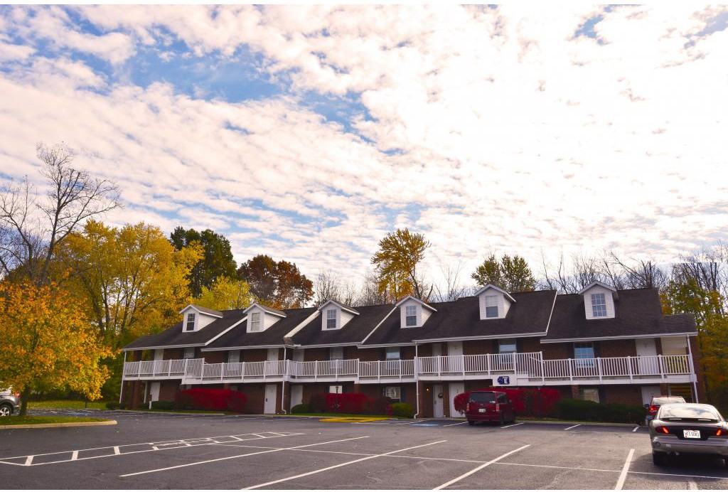 Tallmadge Pointe - Photo 3 of 19