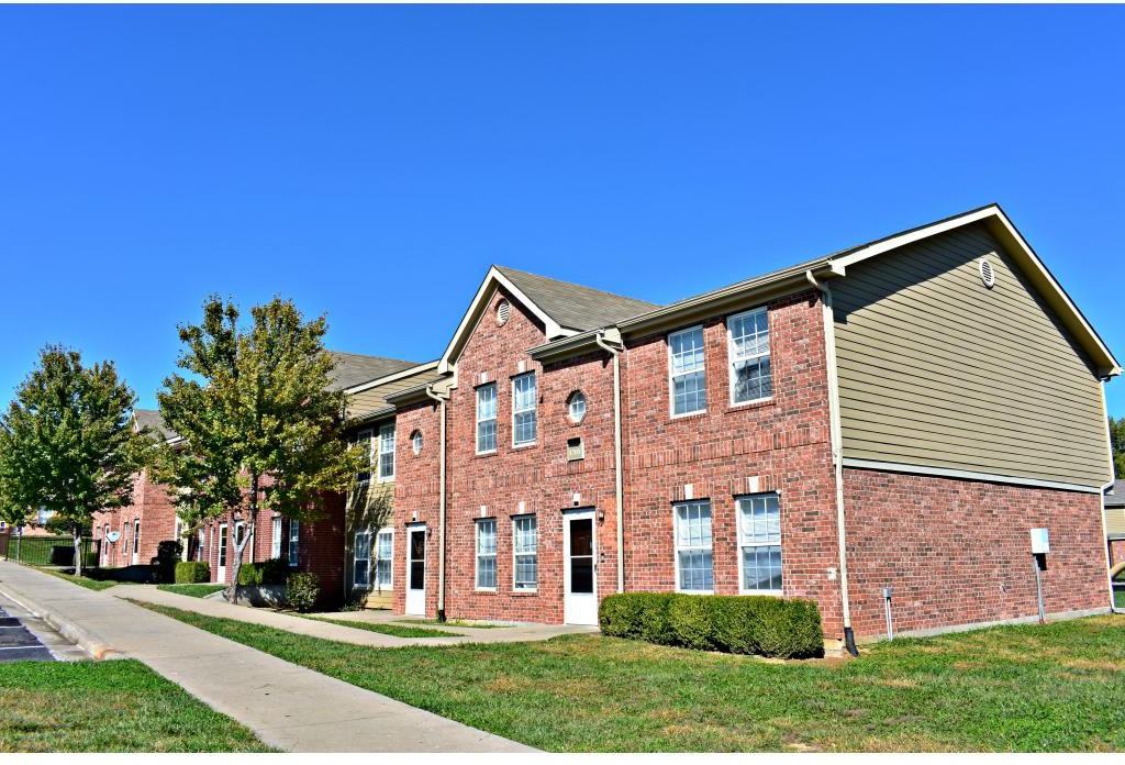 Stonehedge Townhomes Apartments - 1707 Meadowlark Ct, Kansas City, KS 66102  - Zumper