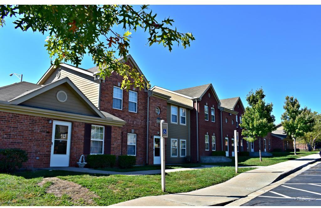 Stonehedge Townhomes - Photo 3 of 19