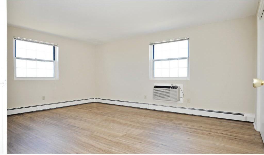 Waterford Village Apartments - Photo 3 of 20