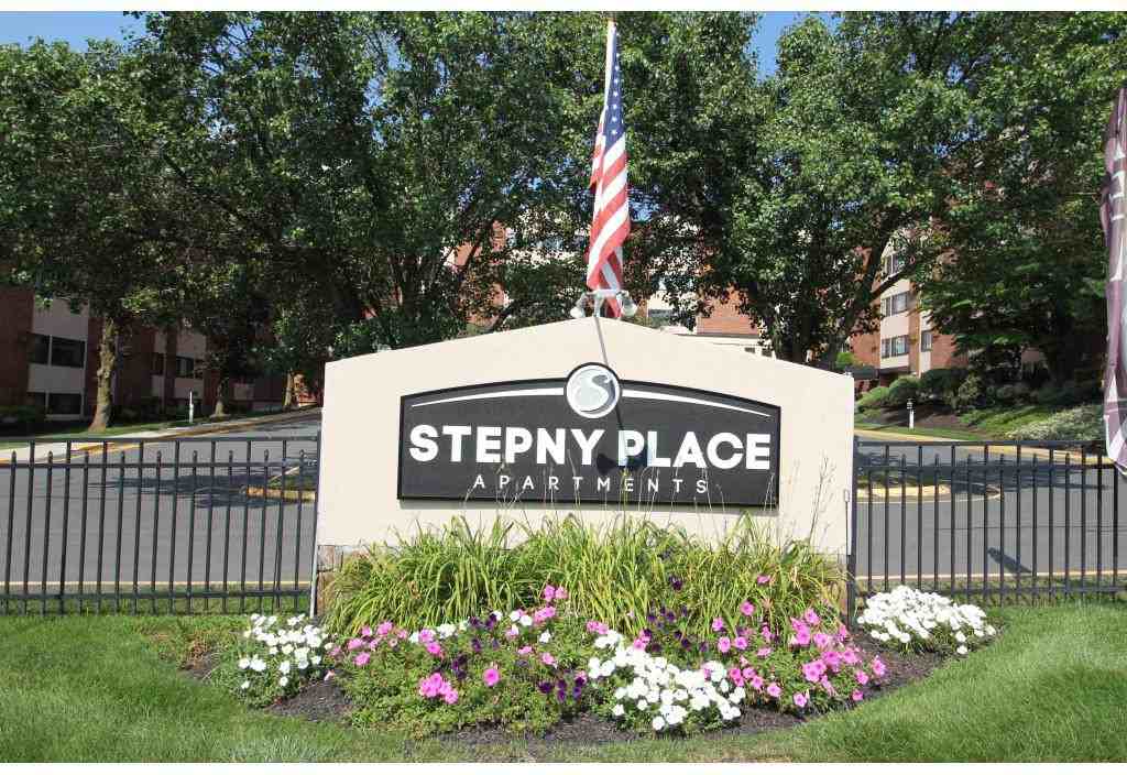 Stepny Place Apartments 1800 Silas Deane Hwy, Rocky Hill, CT 06067