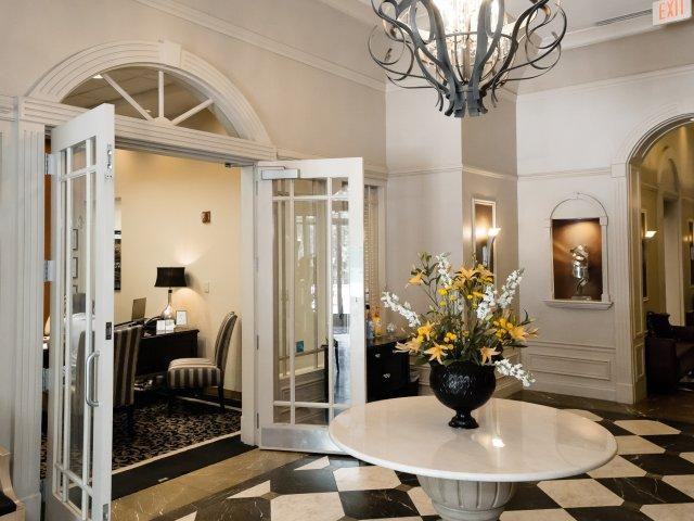 The Cosmopolitan Apartments - Photo 3 of 20