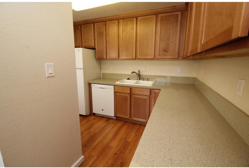 Rollingwood Condominium Rentals - Photo 3 of 19