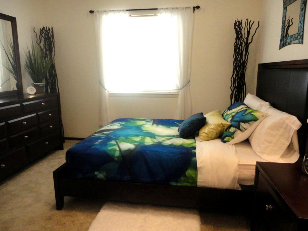 Varsity Square Apartments - Photo 3 of 16