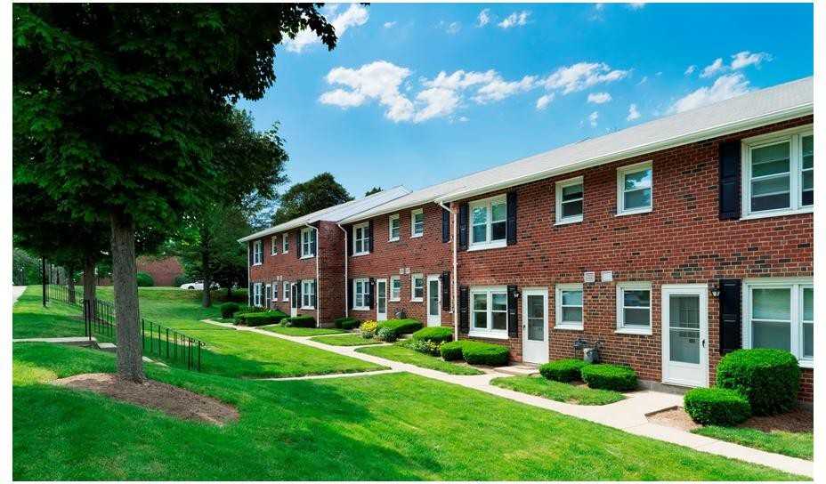 Greenwoods Apartments - Photo 2 of 20