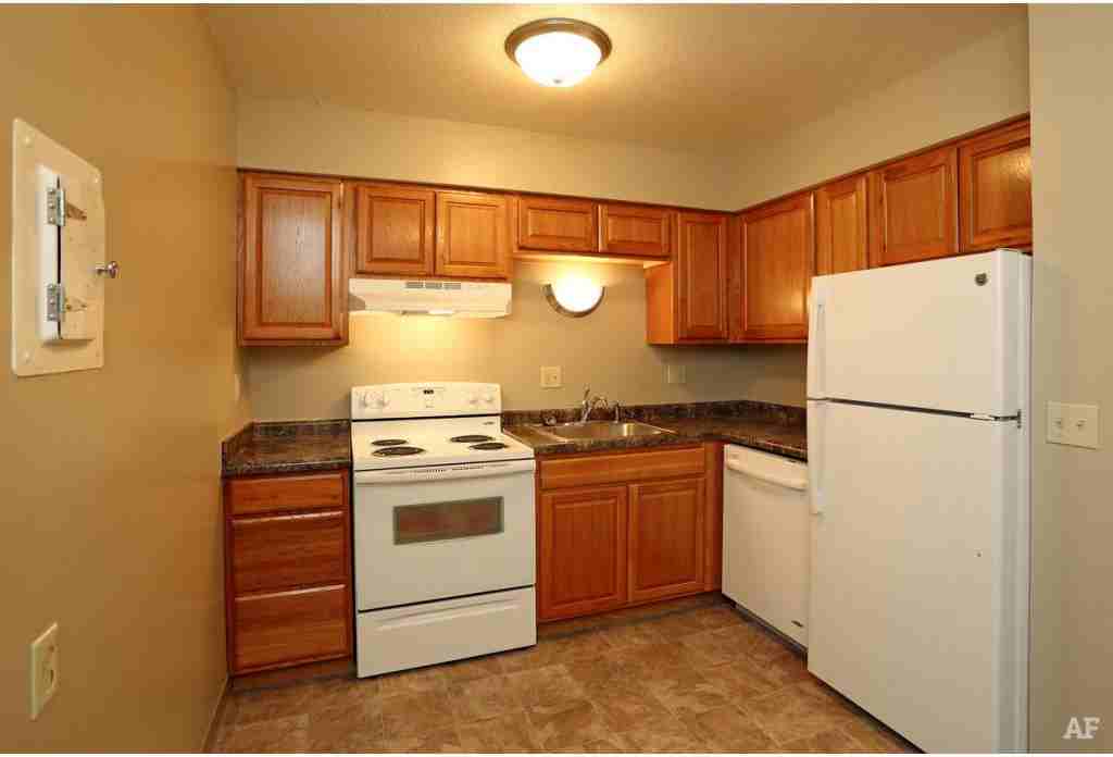 Eastview Circle Apartments - Photo 2 of 7