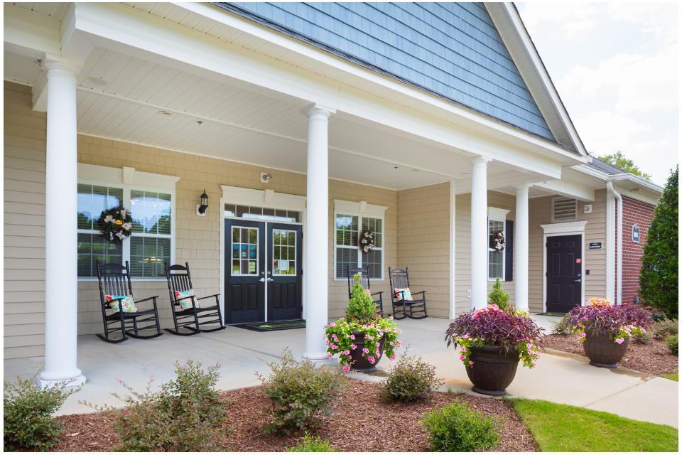 Waterford Apartments - Photo 3 of 20