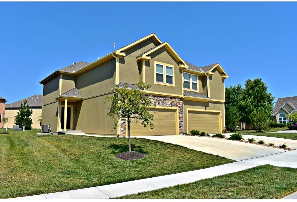 Herrington Park Townhomes - Photo 3 of 20