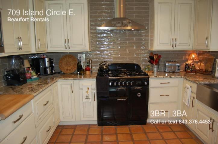 709 Island Cir E - Photo 2 of 20