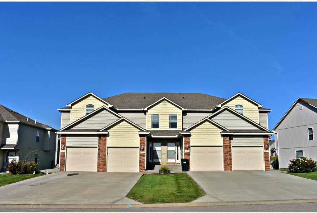 Highlands at Piper Townhomes - Photo 3 of 19