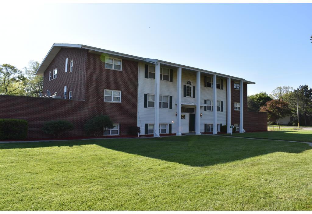 Autumn Court - Photo 3 of 10