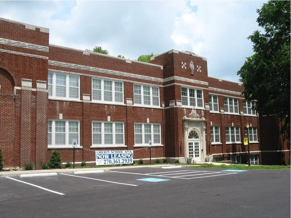 Robertson Apartments - Photo 2 of 9