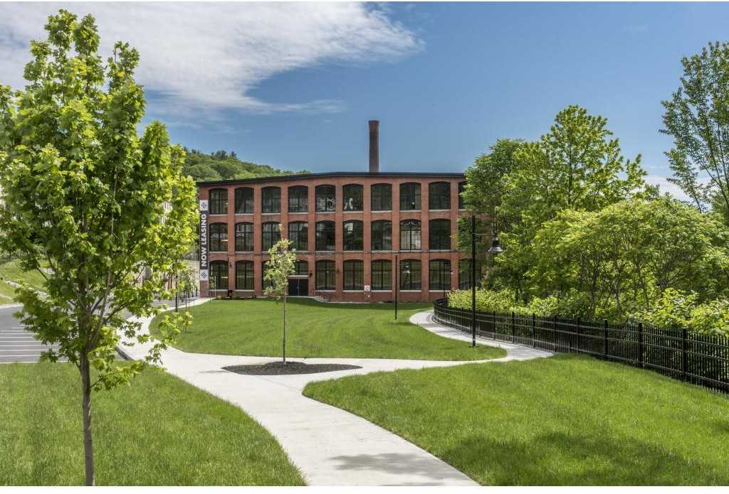 Yarn Works - Photo 2 of 20