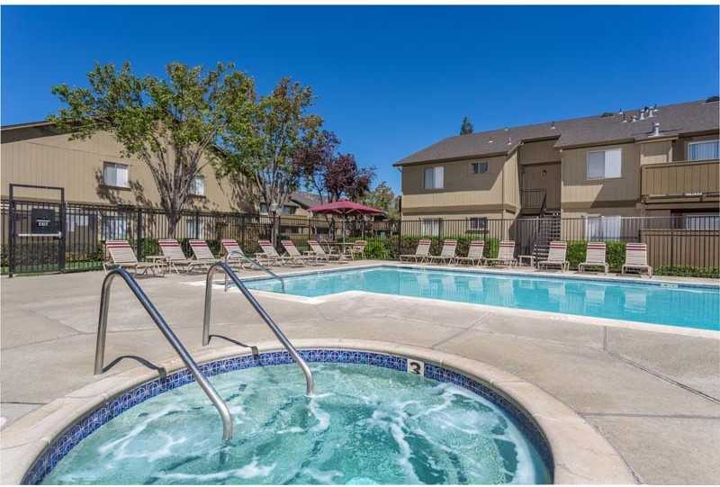 The Sycamores - Photo 3 of 9