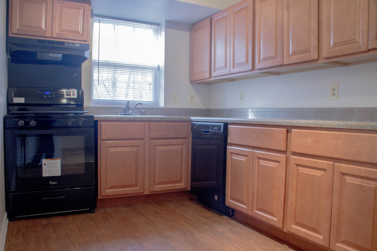 Moravia Park Apartments - Photo 3 of 26