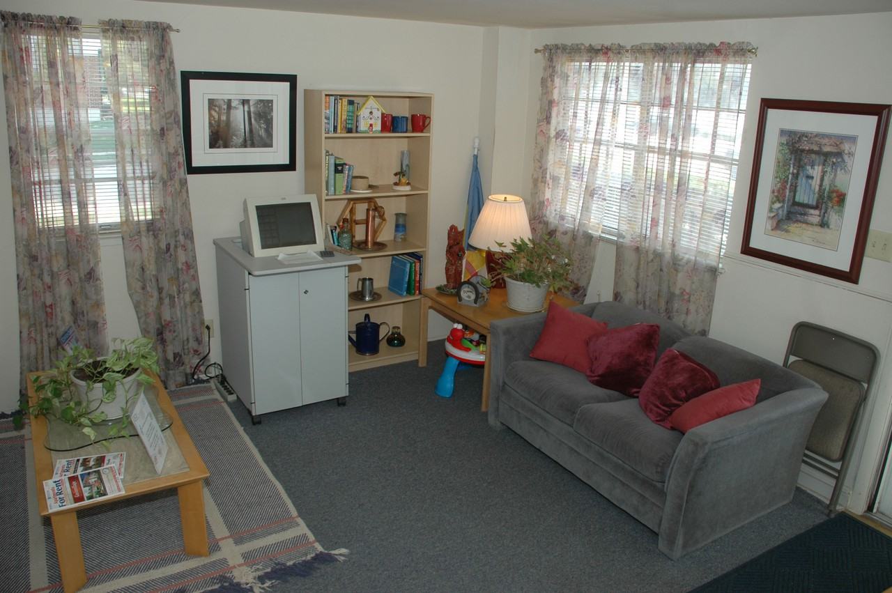 Hollinswood Townhouses - Photo 2 of 11