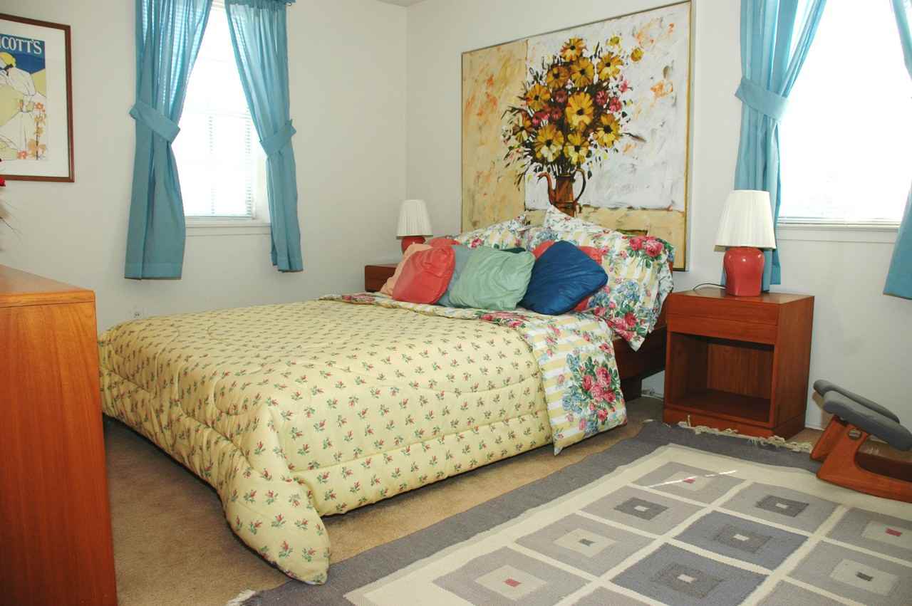 Hollinswood Townhouses - Photo 3 of 11