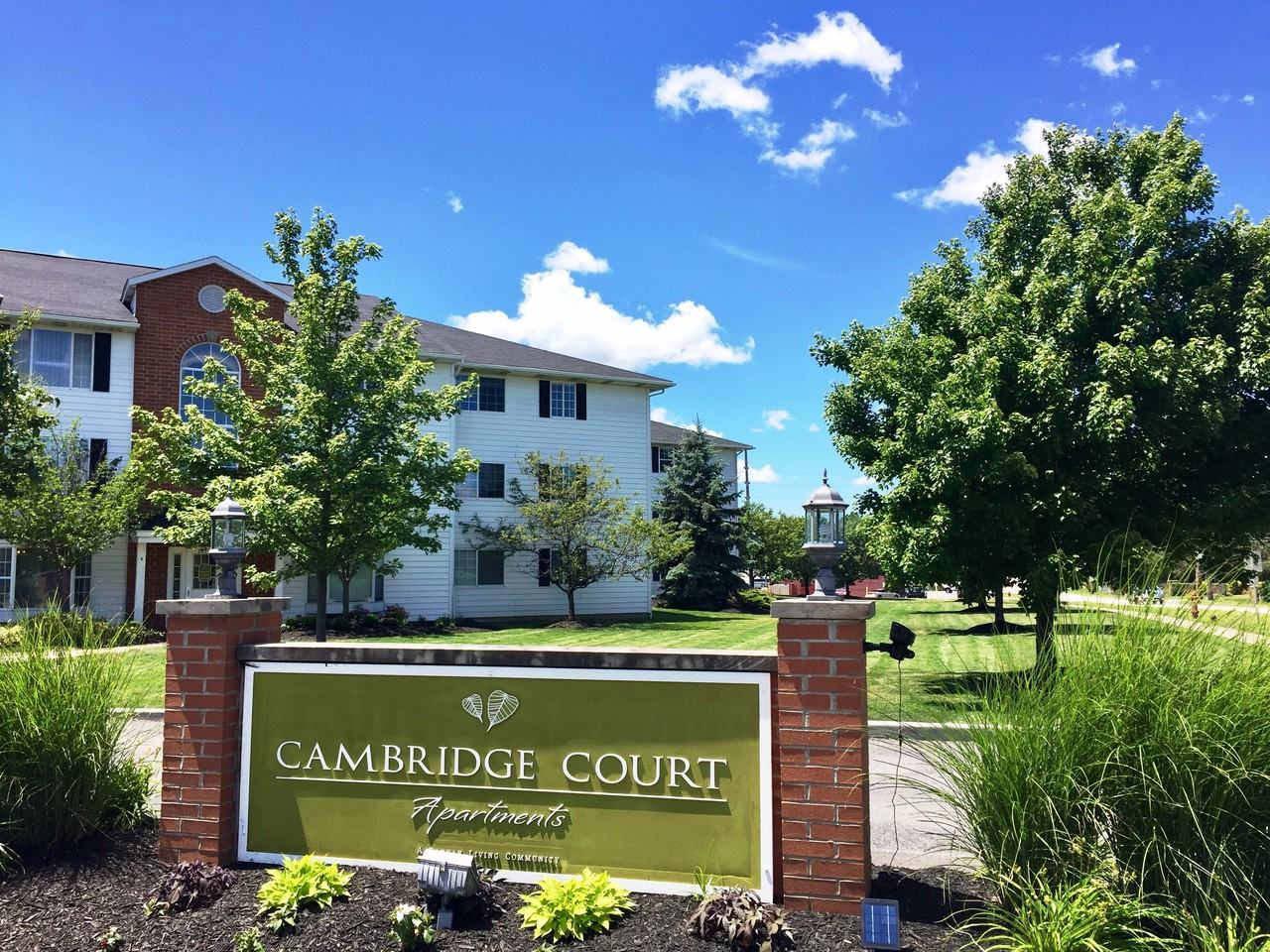 Cambridge Court Apartments - Photo 2 of 11