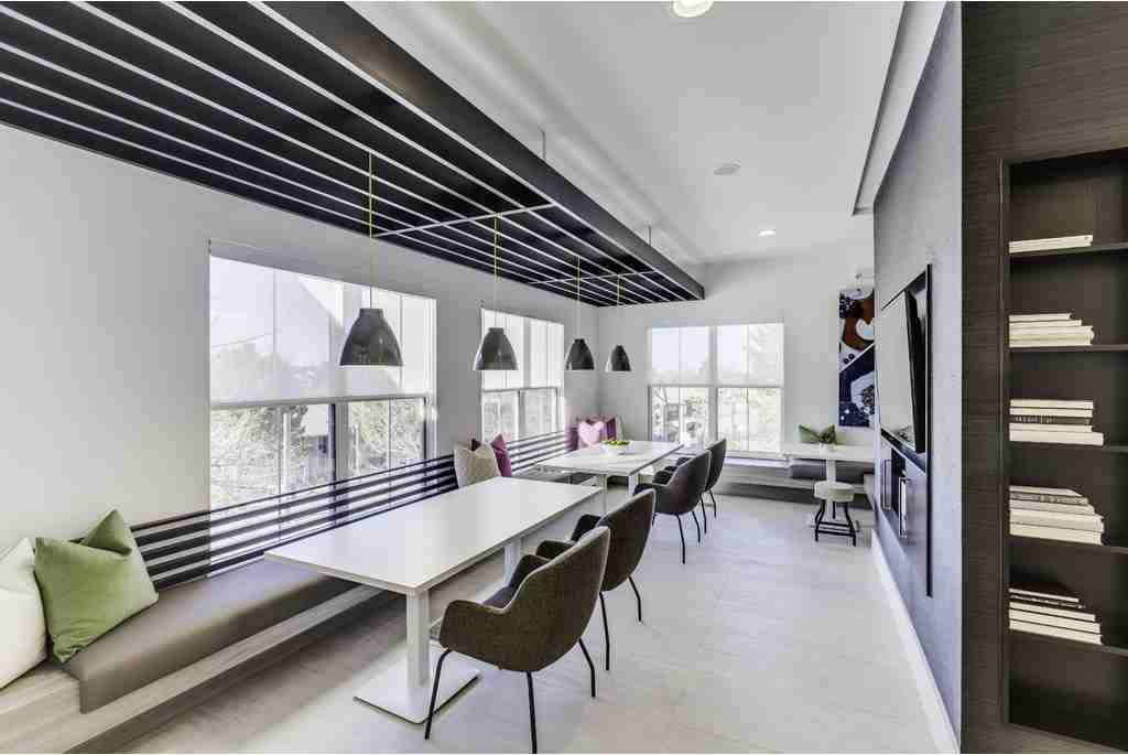 Contour 39 - Photo 2 of 50