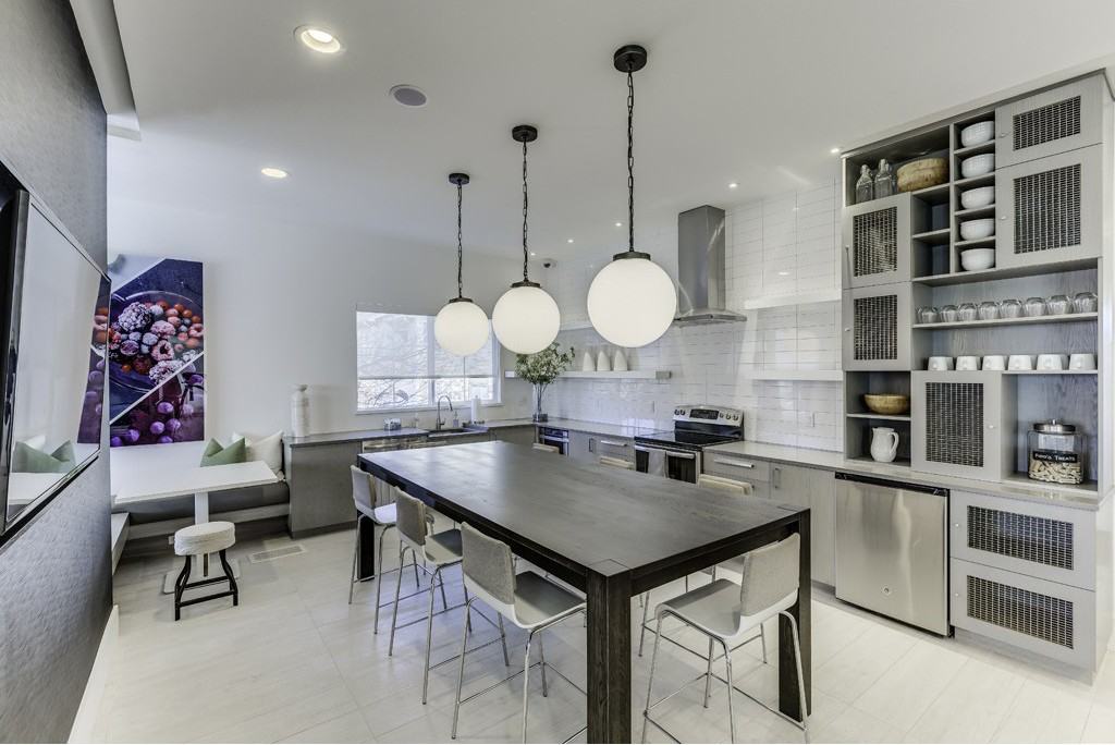 Contour 39 - Photo 3 of 50