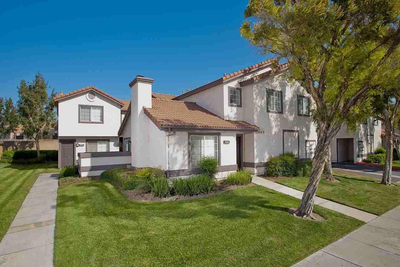 Linden Court - Photo 2 of 9