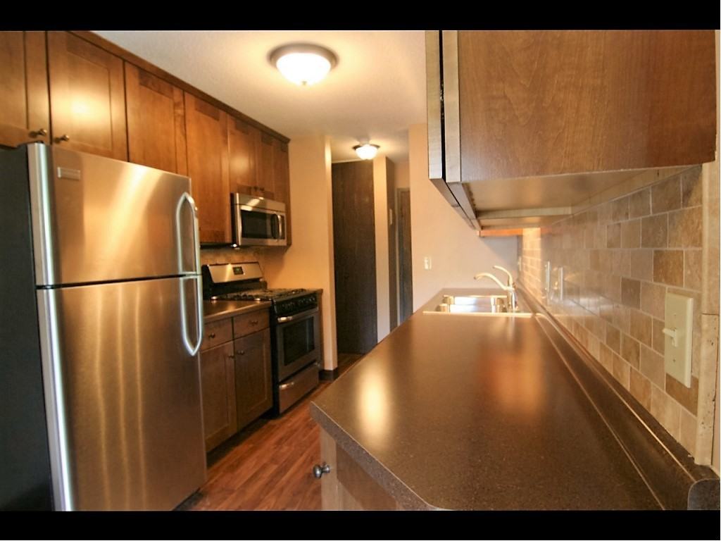 Cedars of Edina - Photo 2 of 35