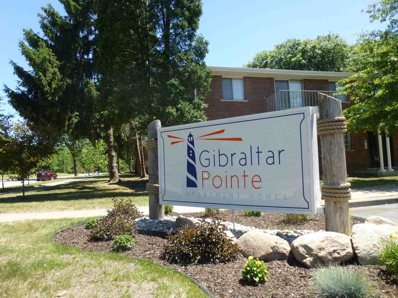 Gibraltar Pointe - Photo 2 of 22