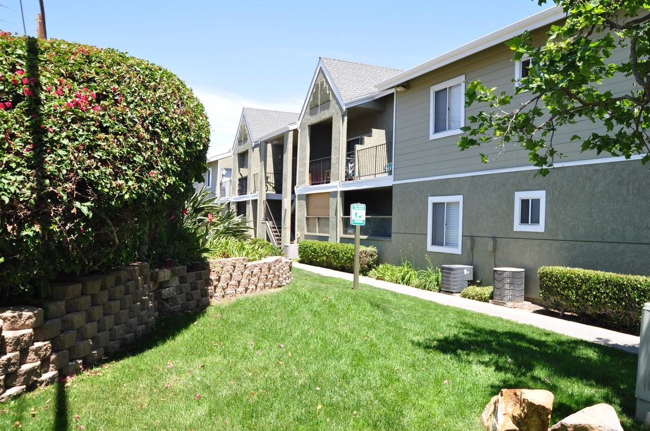 Pepper Tree Gardens Apartments - Photo 2 of 15