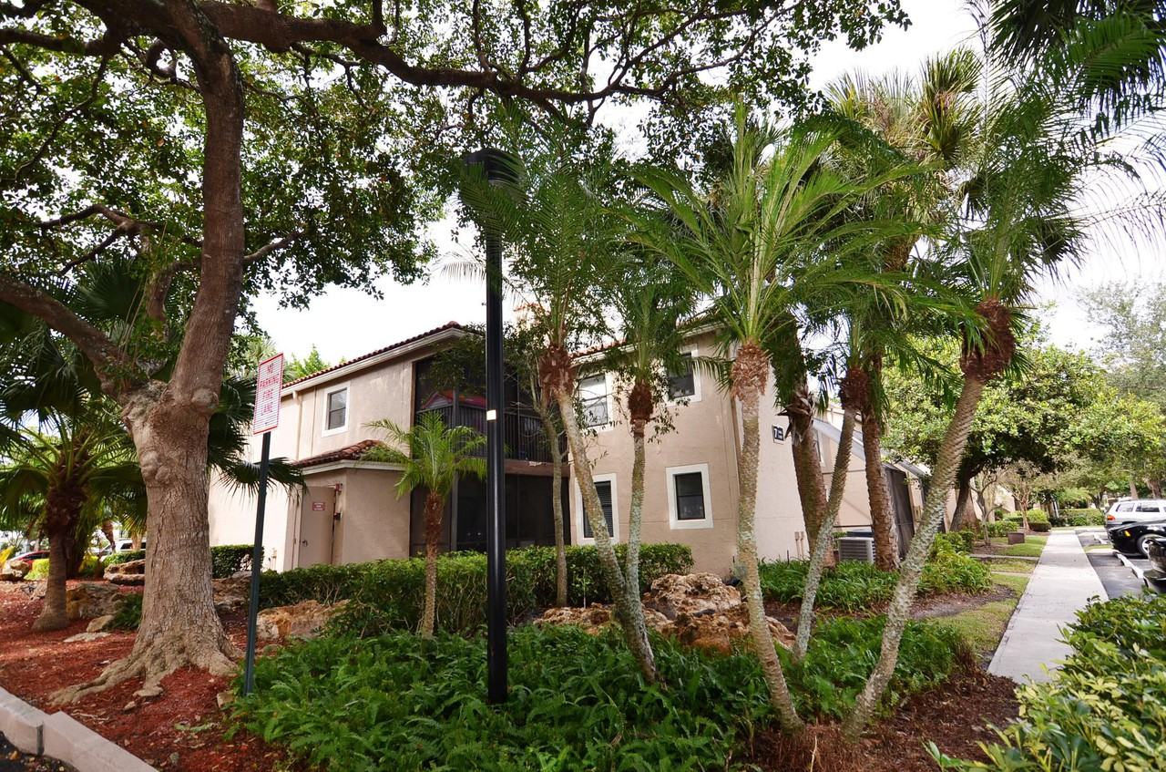 The Terraces Jacaranda Club Luxury Rentals - Photo 3 of 35