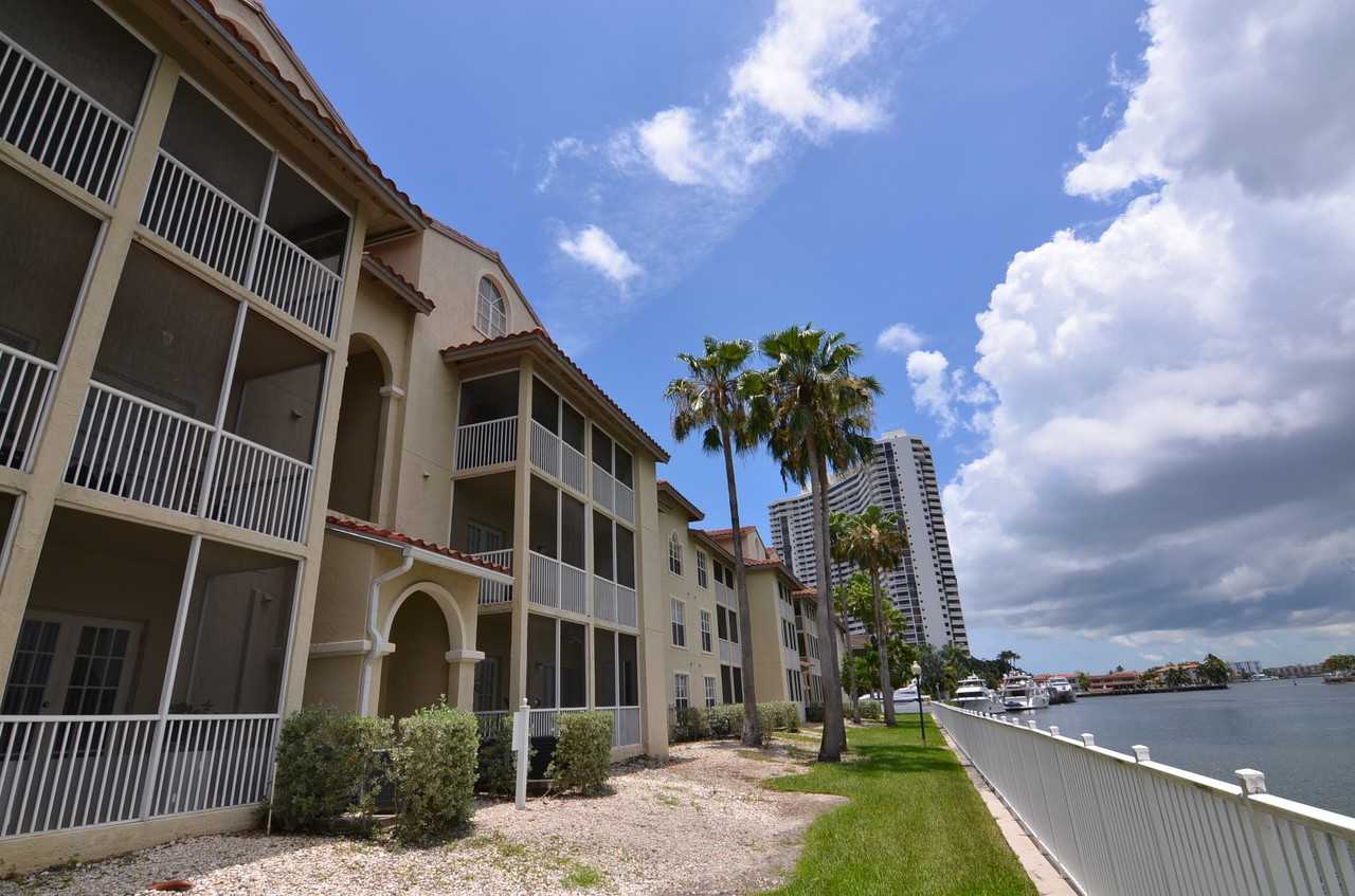 Lincoln Pointe Apartments 17900 NE 31st Ct, Aventura, FL 33160 Zumper