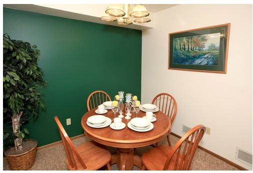 Lincolnshire Coach Homes - Photo 3 of 11