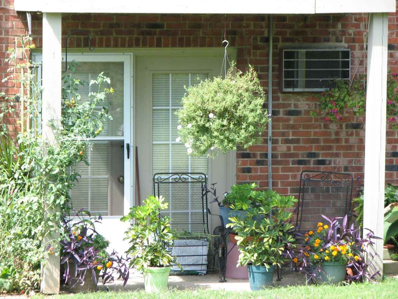 Concord Woods Apts - Photo 2 of 25