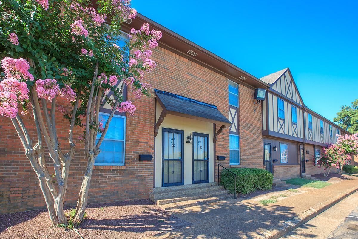 Faronia Square Townhomes - Photo 3 of 27