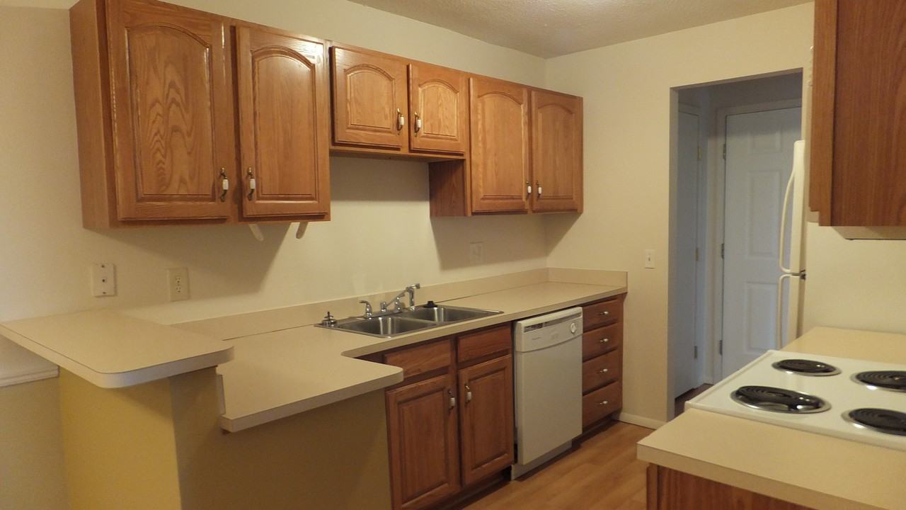 Rossford Hills - Photo 2 of 12