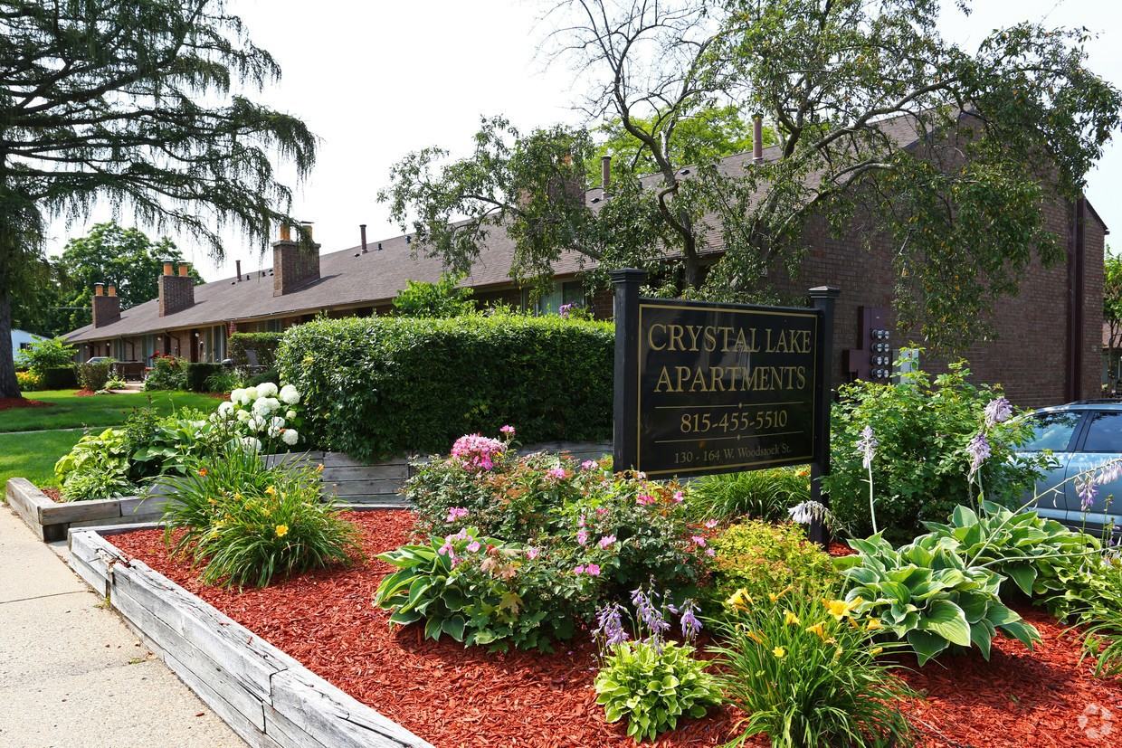 Crystal Lake Apartments 128 W Woodstock St, Crystal Lake, IL 60014