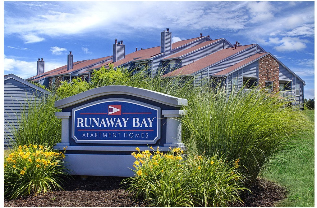 Runaway Bay Apartments - Photo 3 of 23
