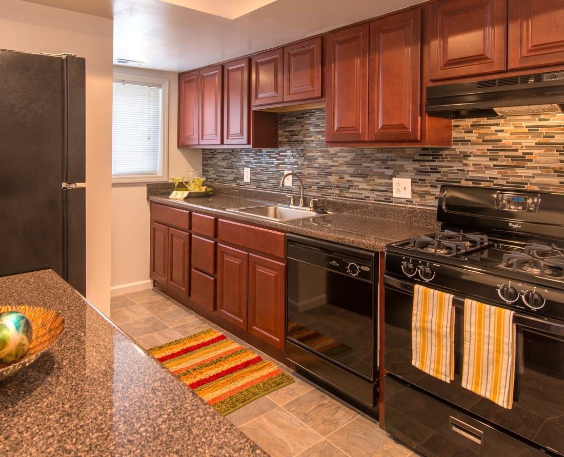 University Apartments - Photo 2 of 18