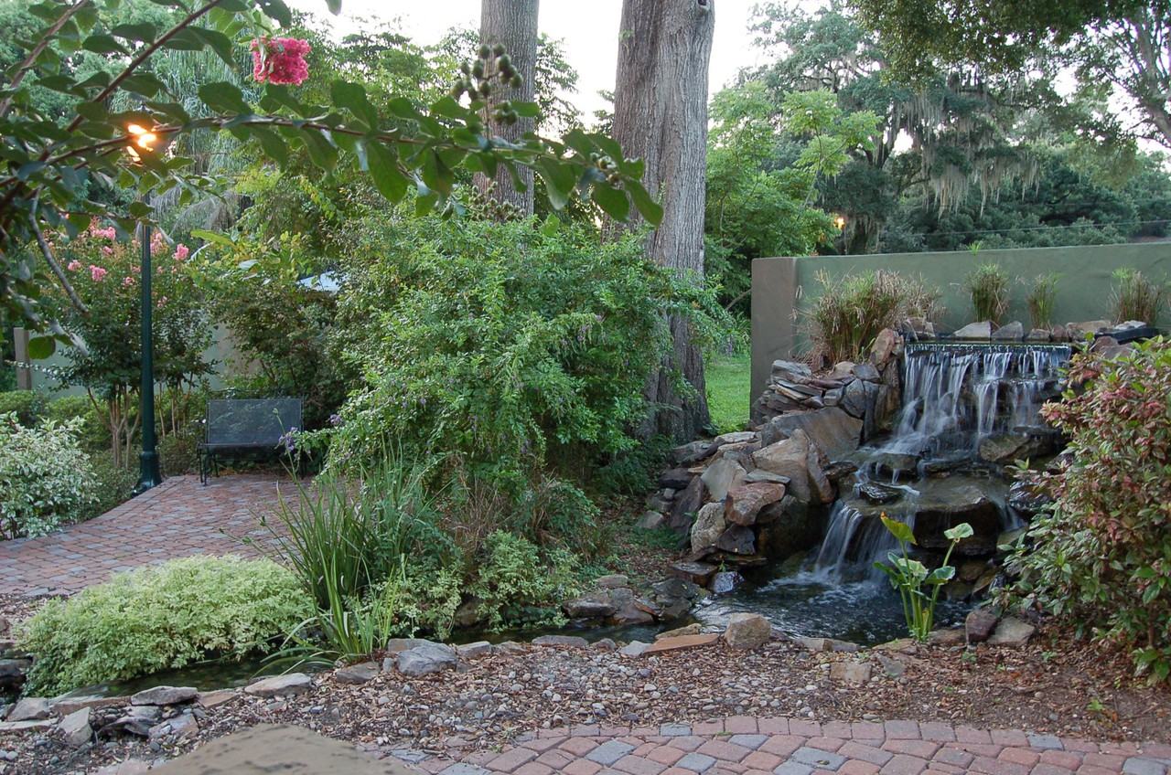 Azalea Garden - Photo 3 of 9