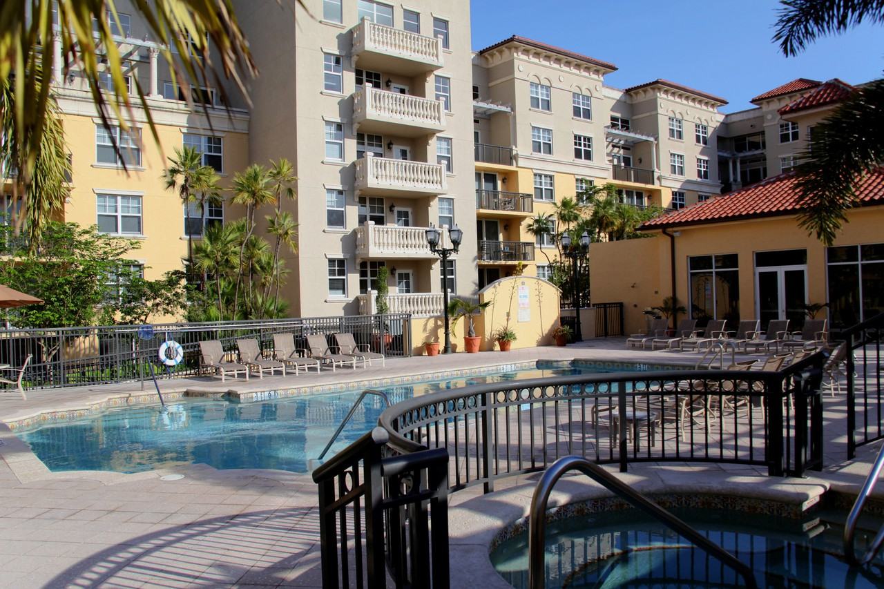 Royal Palm Place - Photo 3 of 23