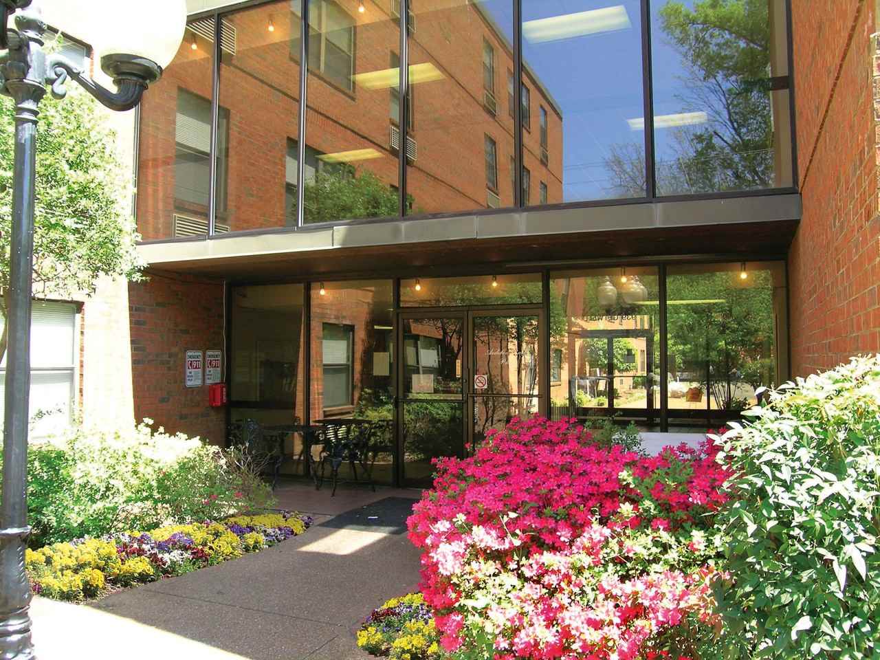 Audubon Park Place - Photo 2 of 21