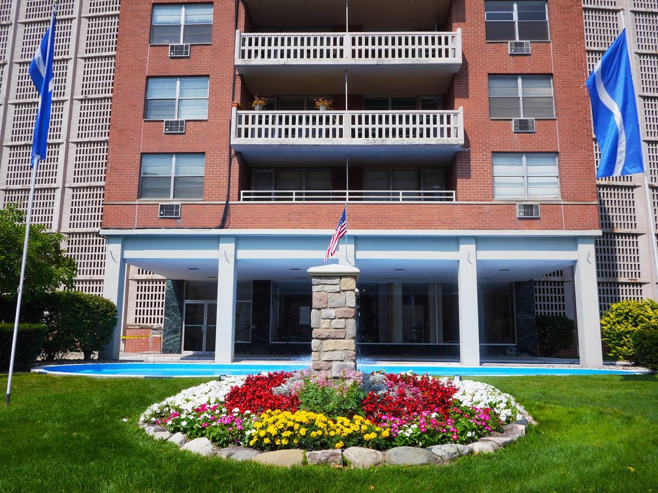 Fountain Place Apartments - Photo 3 of 27