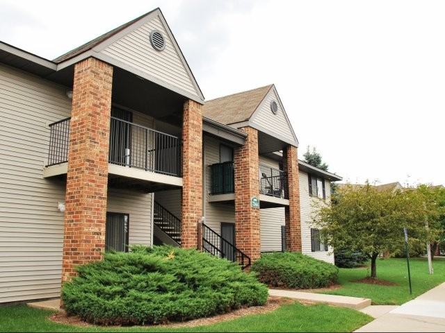 Westfield Club Apartments - Photo 2 of 15